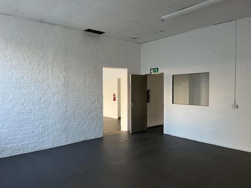 To Let Commercial Property for Rent in Paarden Eiland Western Cape